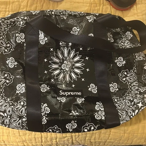 Supreme duffel bag - Picture 1 of 4